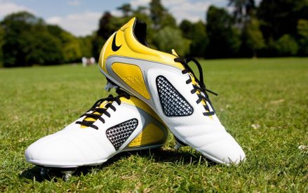 Cómo elegir los mejores botines de fútbol para niños