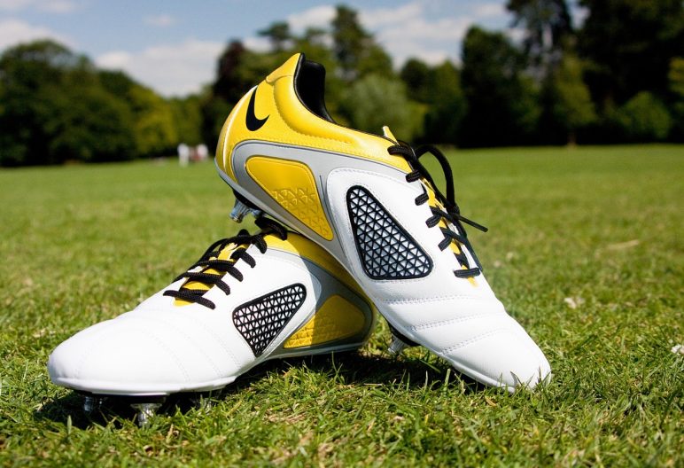 Cómo elegir los mejores botines de fútbol para niños