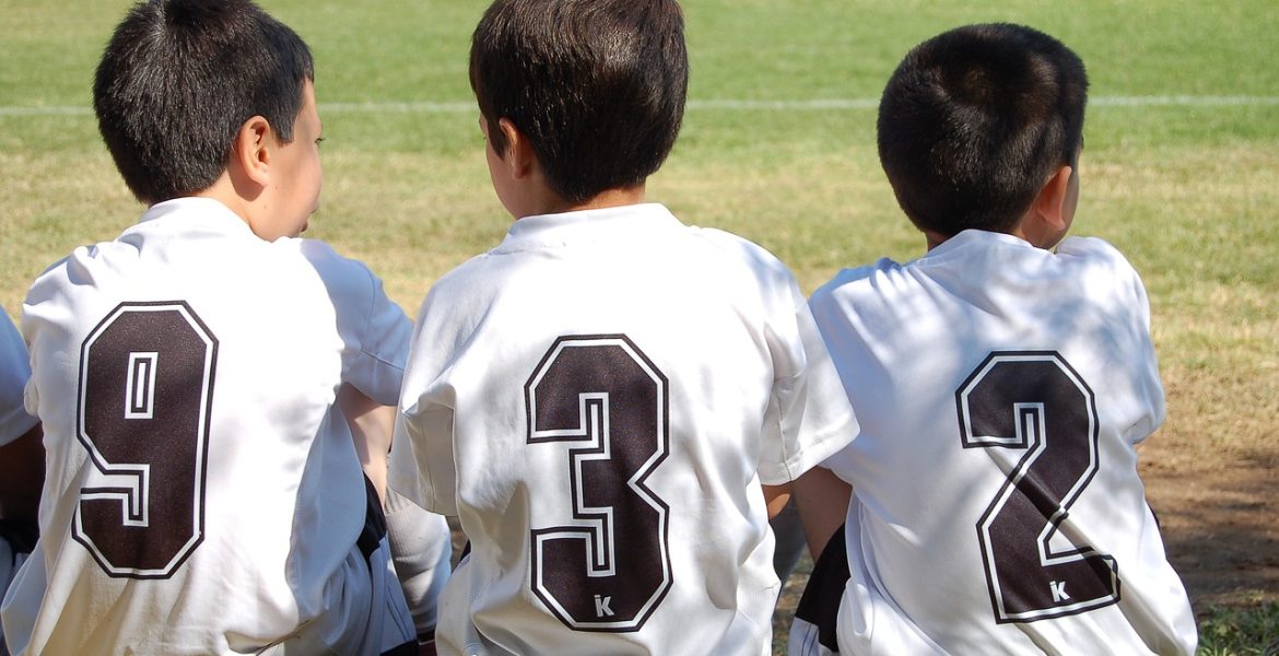 Cómo desarrollar la confianza en niños futbolistas