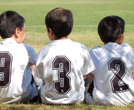 Cómo desarrollar la confianza en niños futbolistas