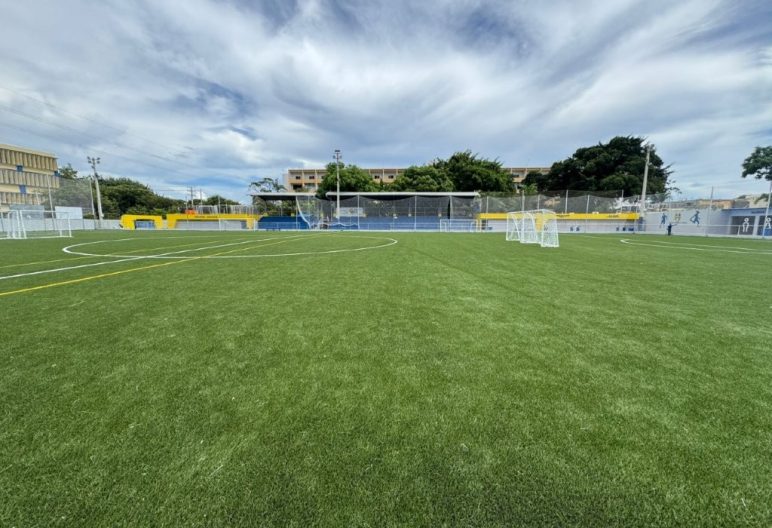 Santa Fé Futbol Club Cancha de Fútbol y Academia en Santo Domingo cancha